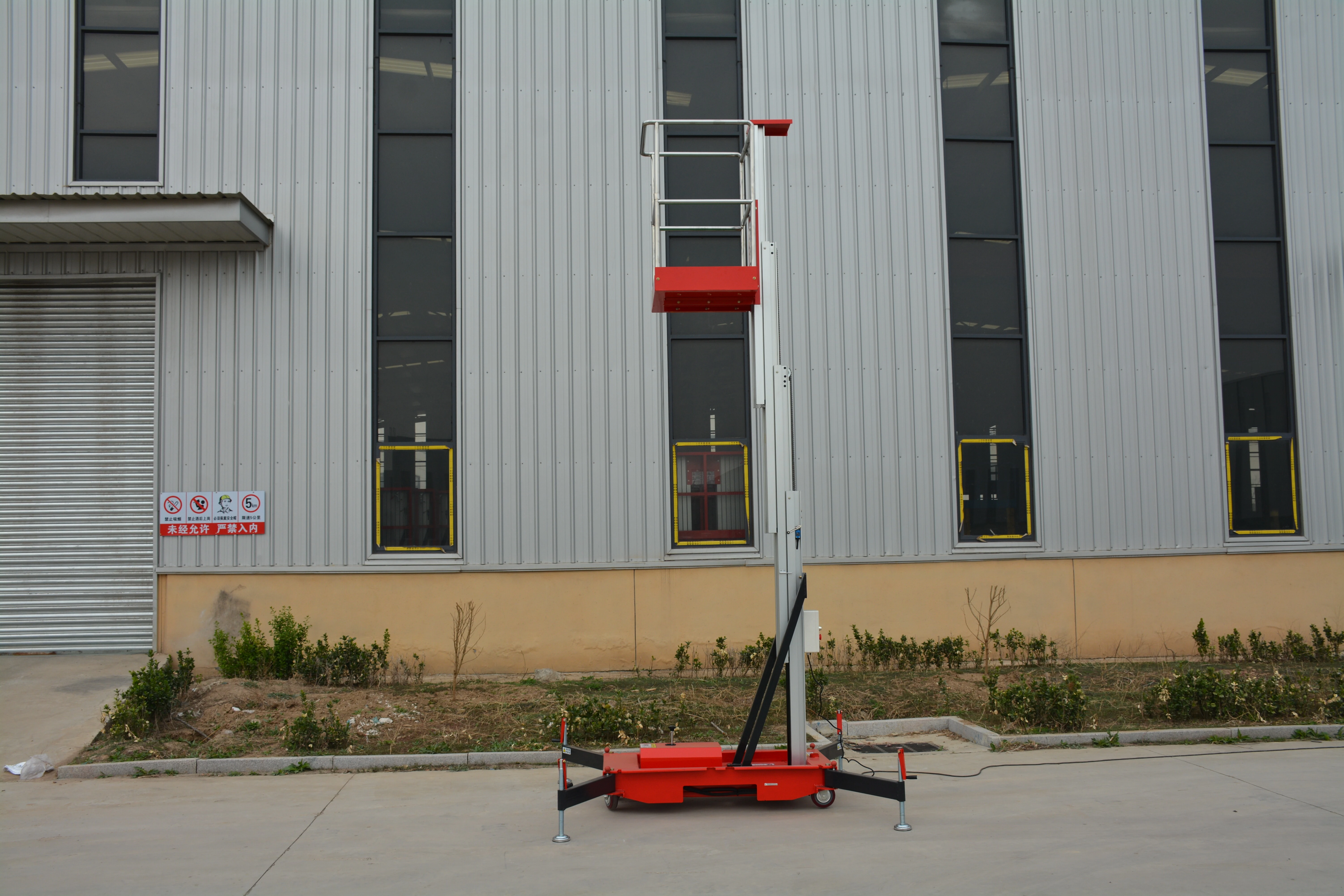 6M Work Single Mast Aluminum Alloy Lift , QYLH4-100-1