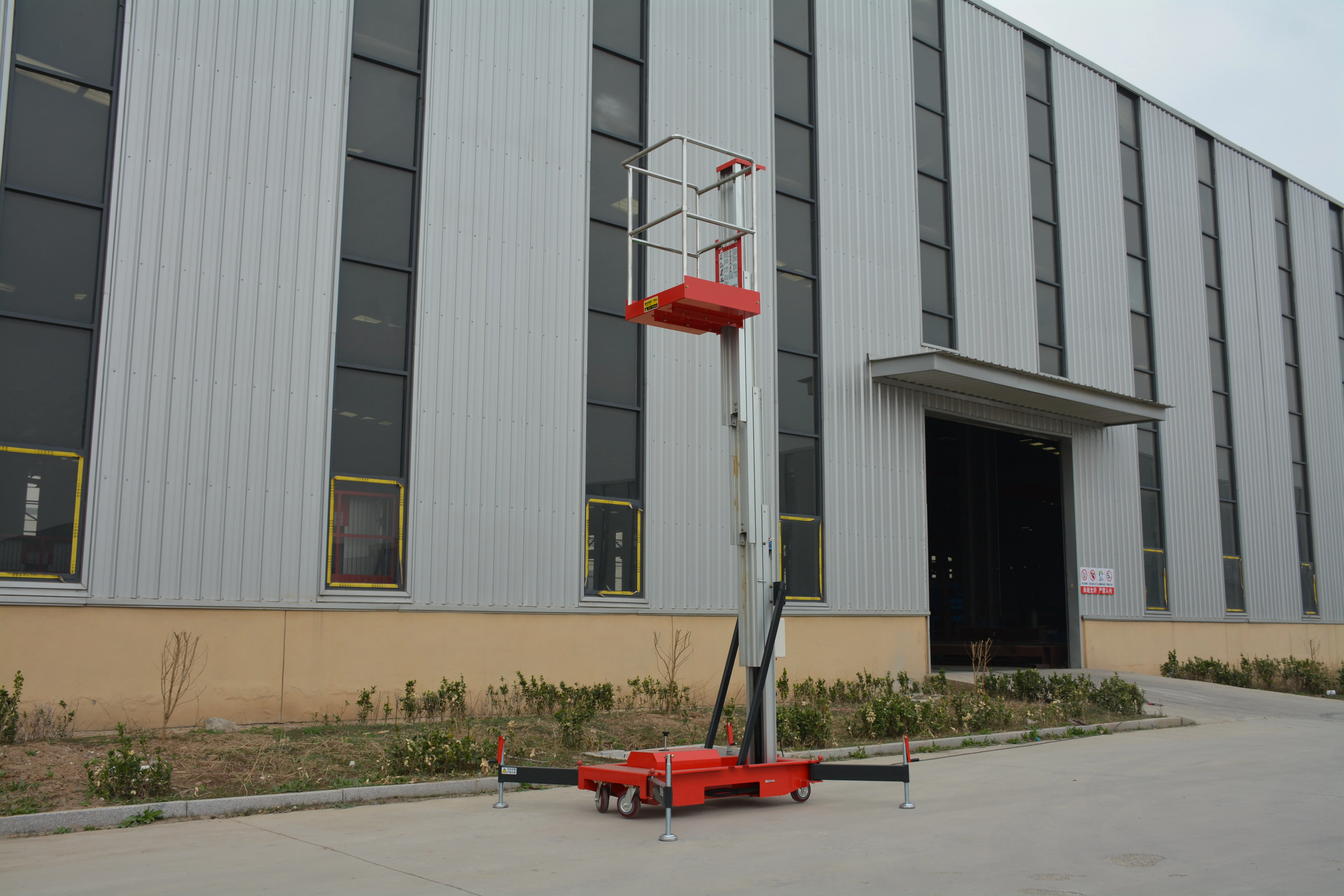 6M Work Single Mast Aluminum Alloy Lift , QYLH4-100-1
