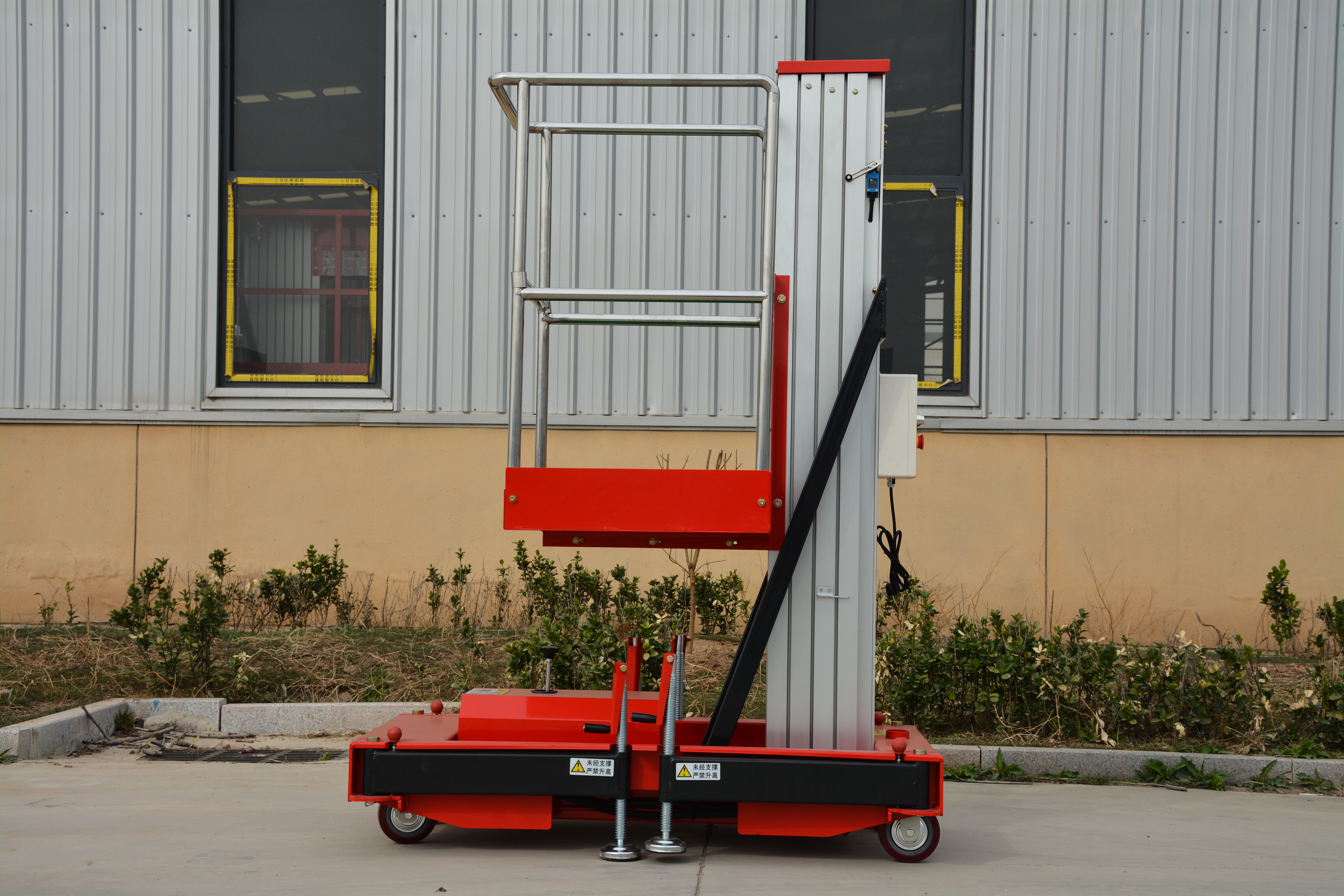 6M Work Single Mast Aluminum Alloy Lift , QYLH4-100-1