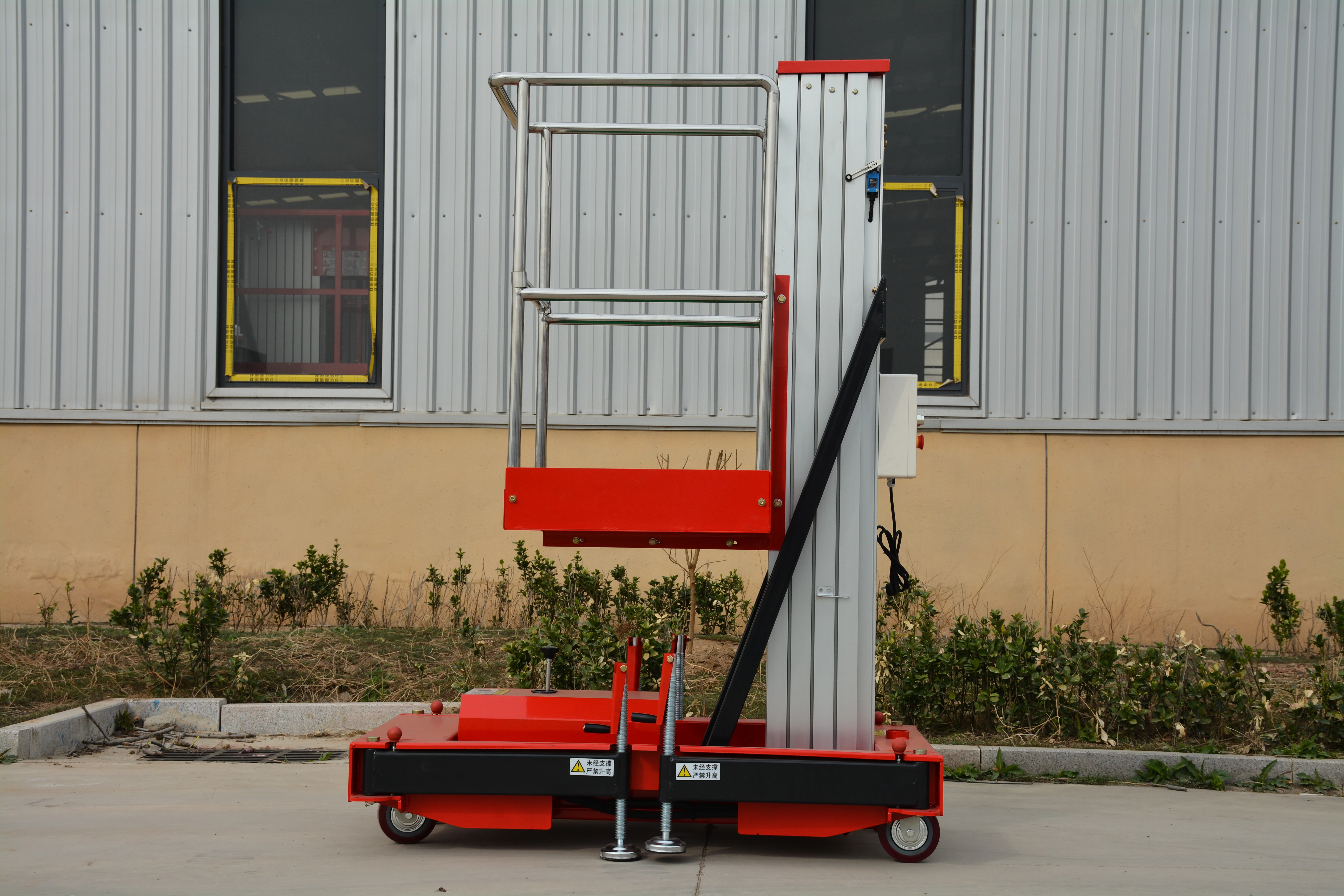 6M Work Single Mast Aluminum Alloy Lift , QYLH4-100-1