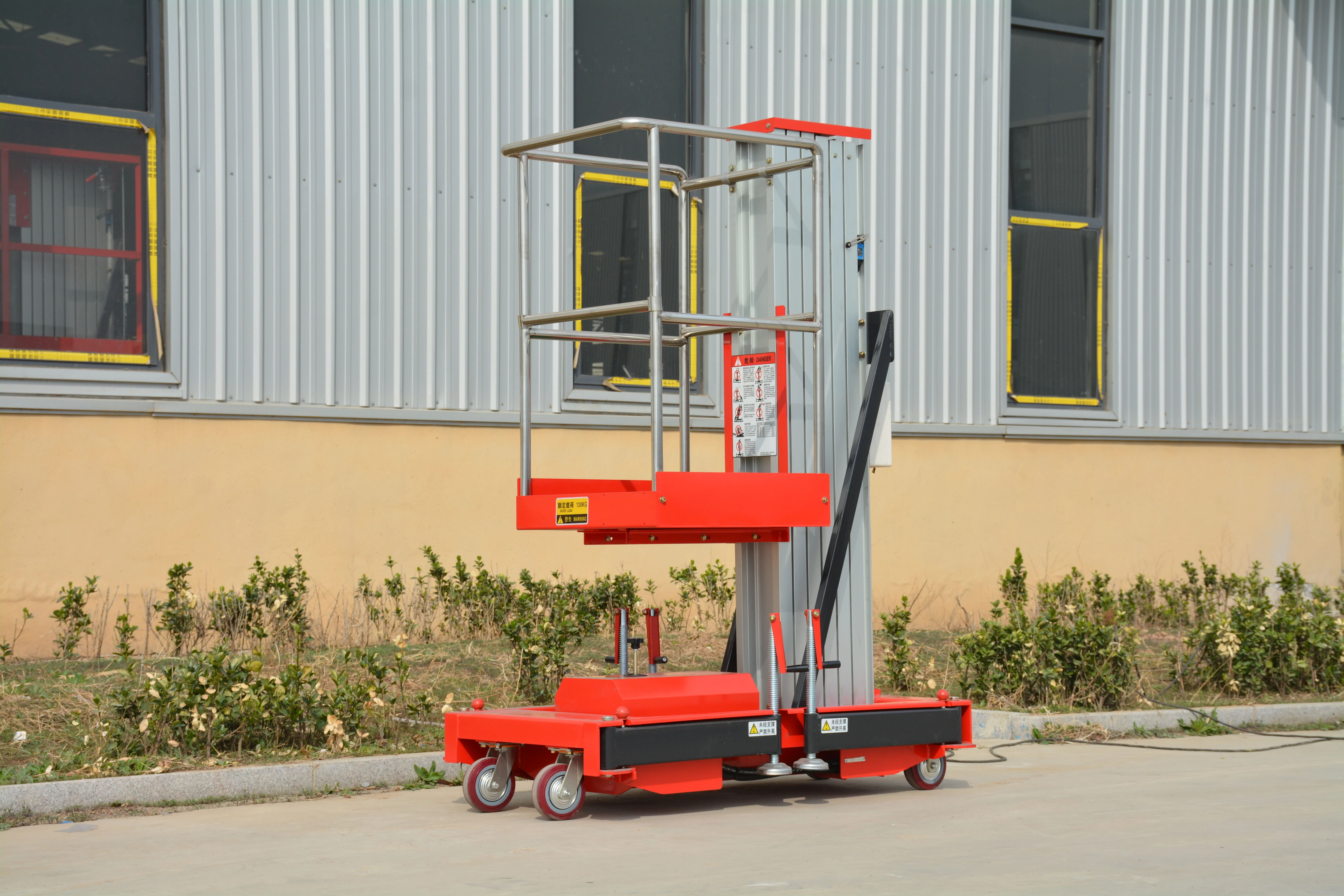 8M Work Single Mast Aluminum Alloy Lift , QYLH6-100-1