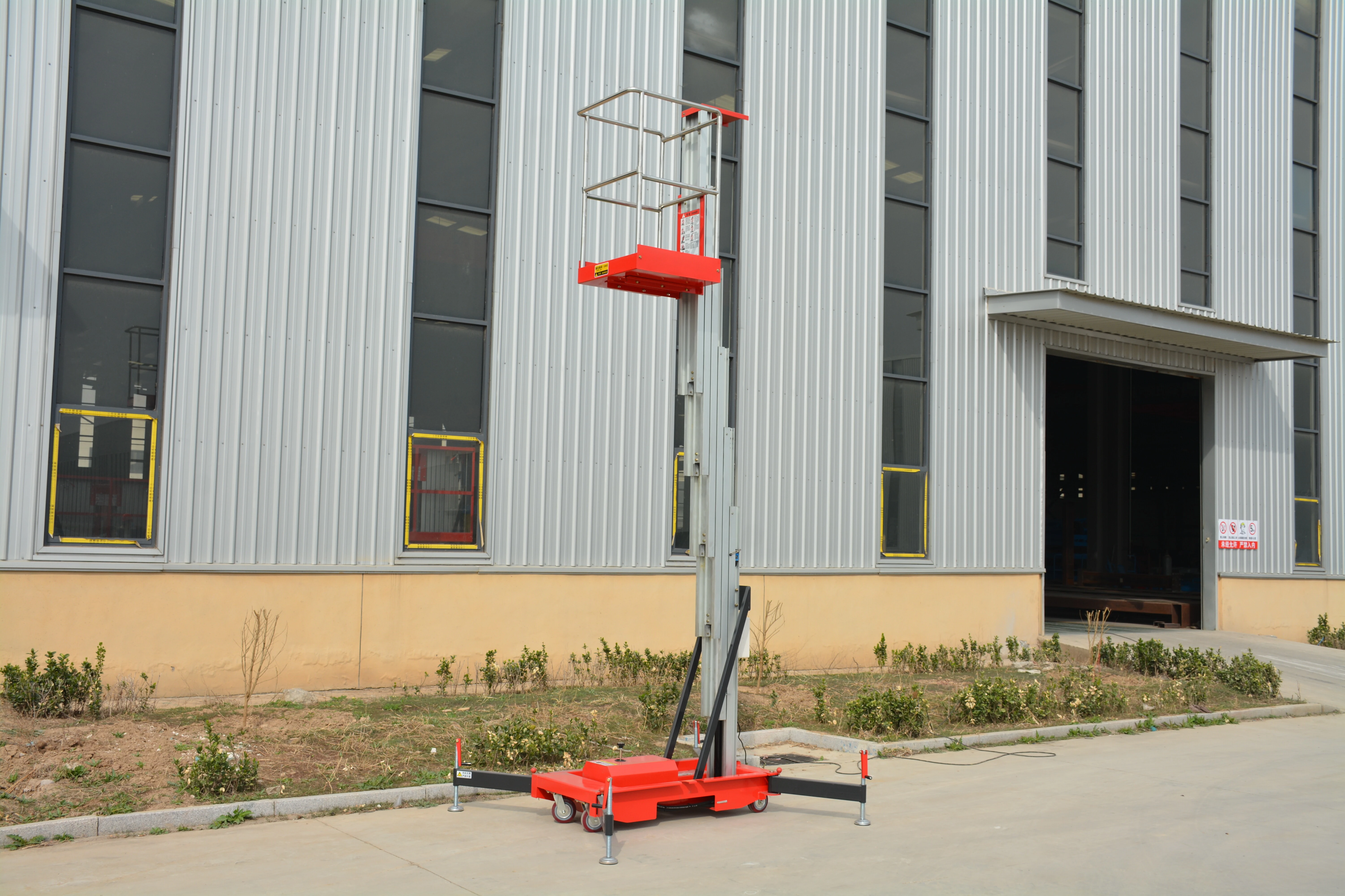 8M Work Single Mast Aluminum Alloy Lift , QYLH6-100-1