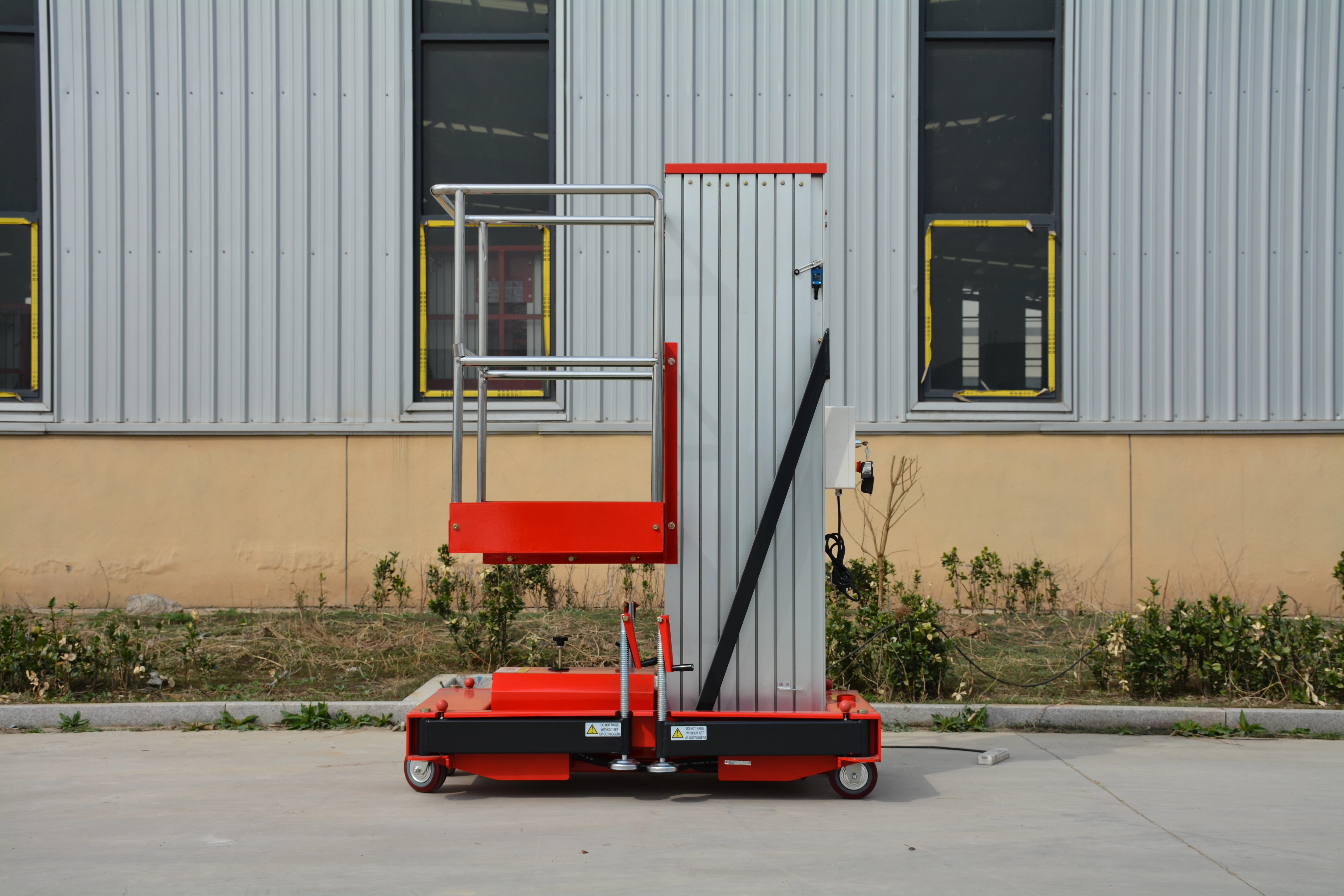 12M Work Single Mast Aluminum Alloy Lift , QYLH10-130-1