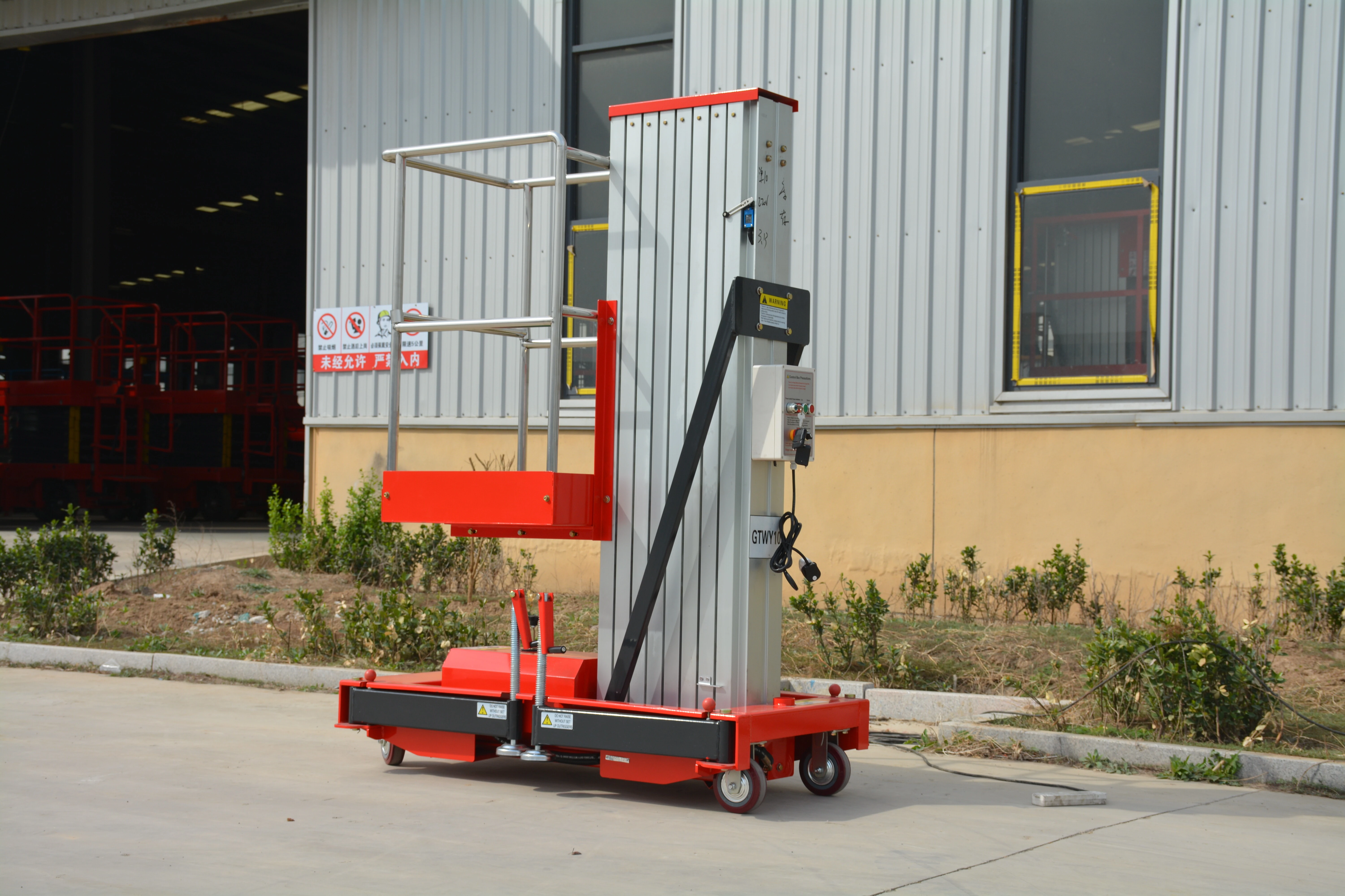 12M Work Single Mast Aluminum Alloy Lift , QYLH10-130-1
