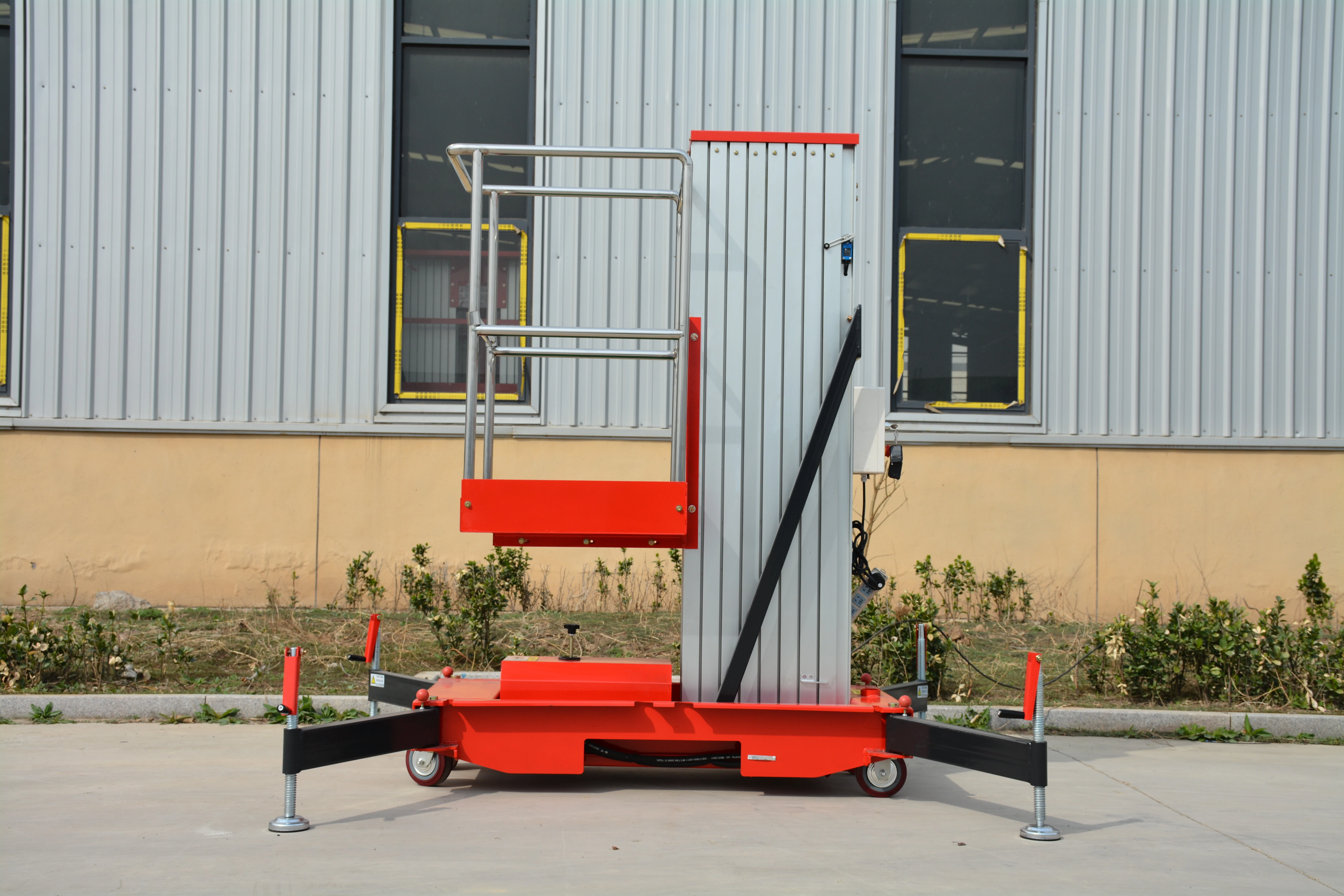 12M Work Single Mast Aluminum Alloy Lift , QYLH10-130-1