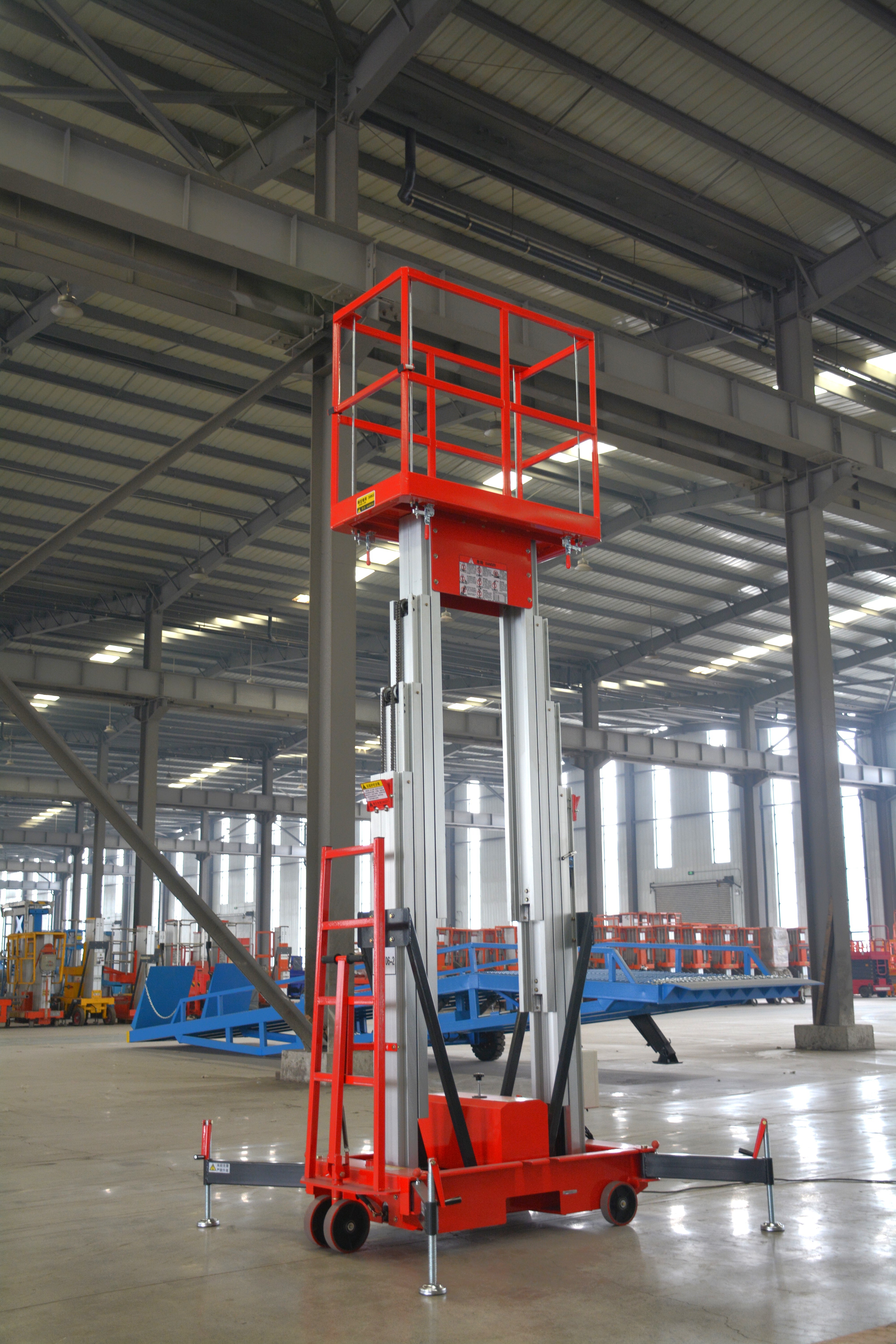 8M Work Double/Triple Mast Aluminum Alloy Lift , QYLH6-300-2