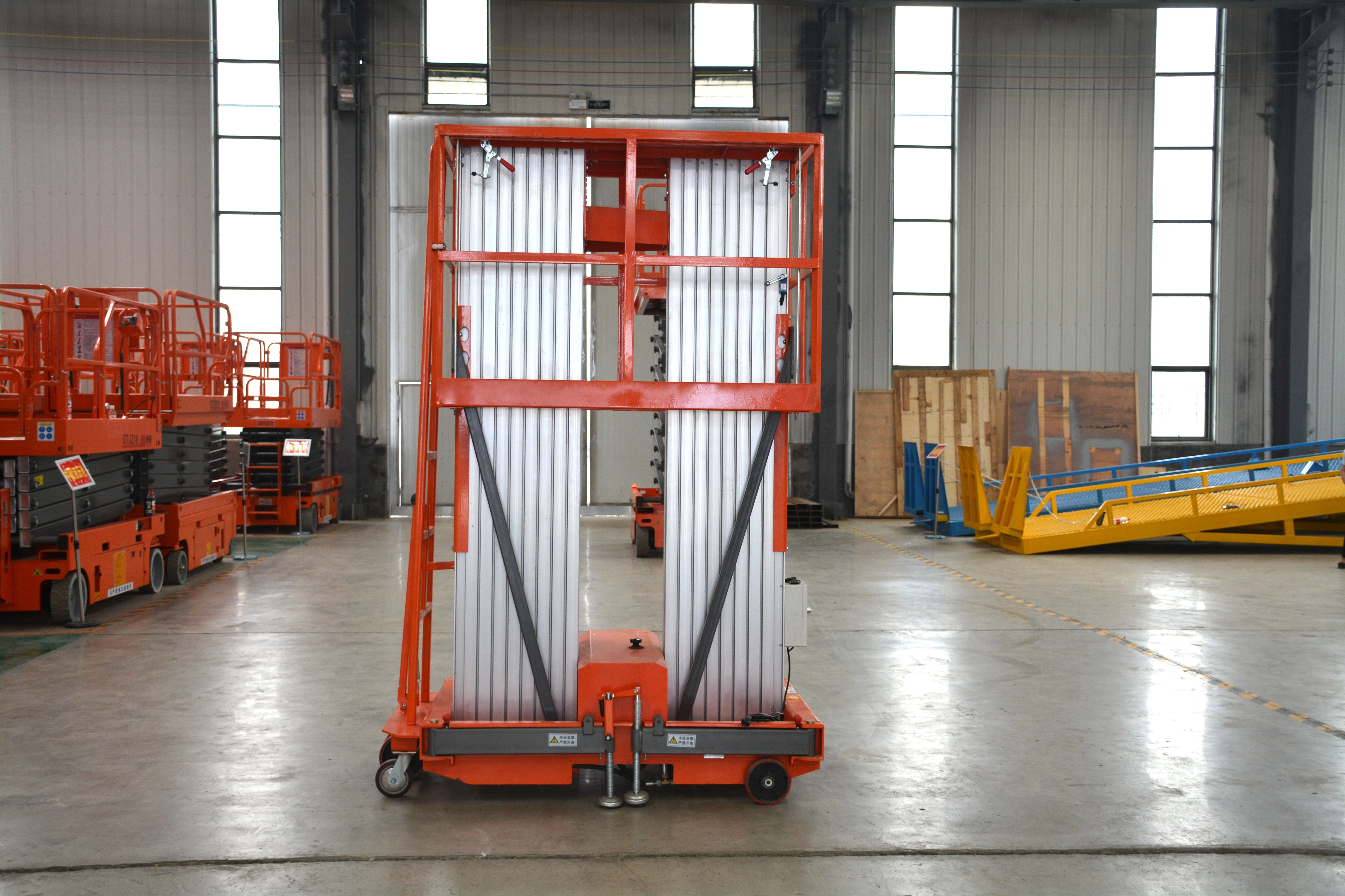 18M Work Double/Triple Mast Aluminum Alloy Lift , QYLH16-200-3