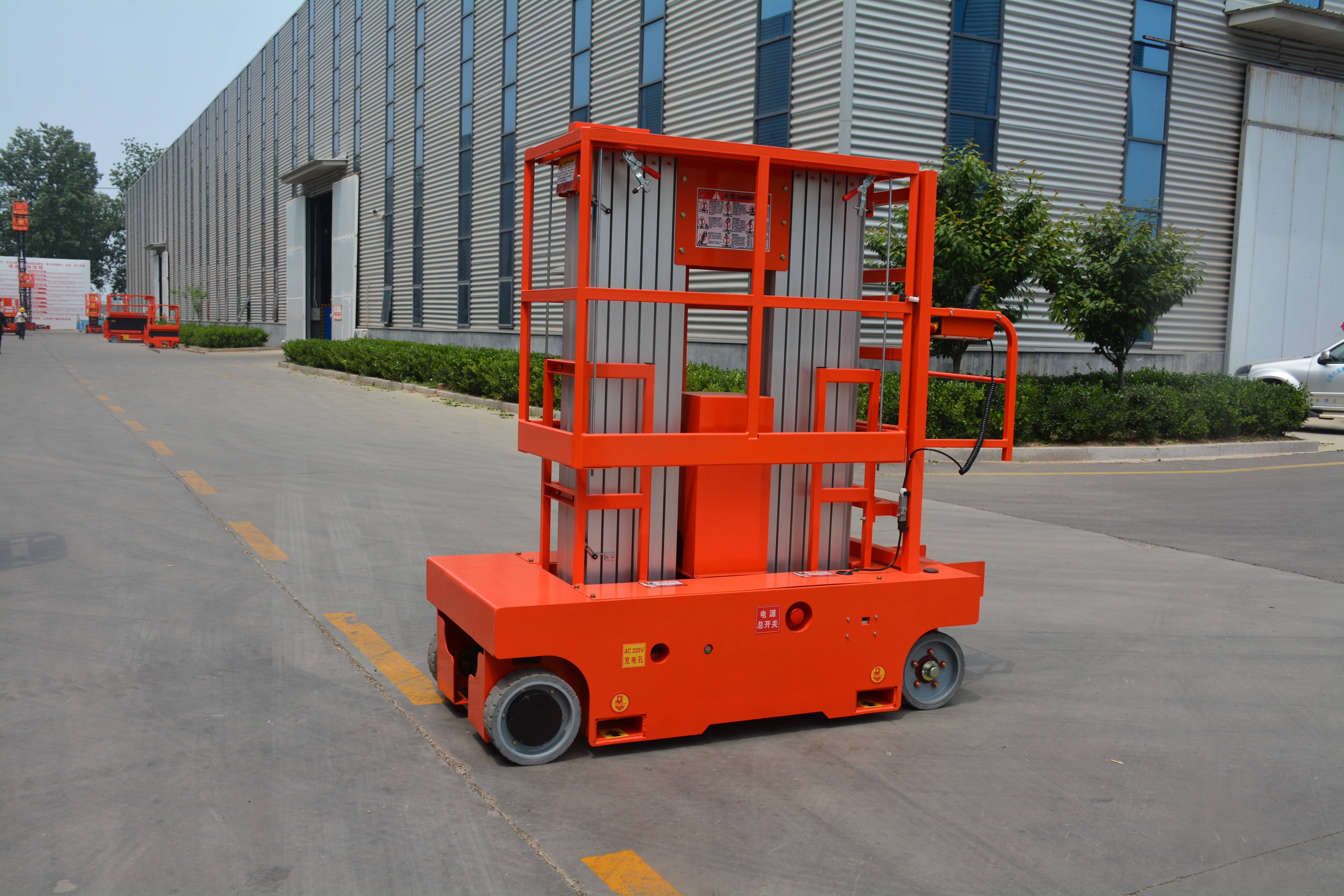 6M Work Self-Propelled Aluminum Alloy Lift , QYLH04-2