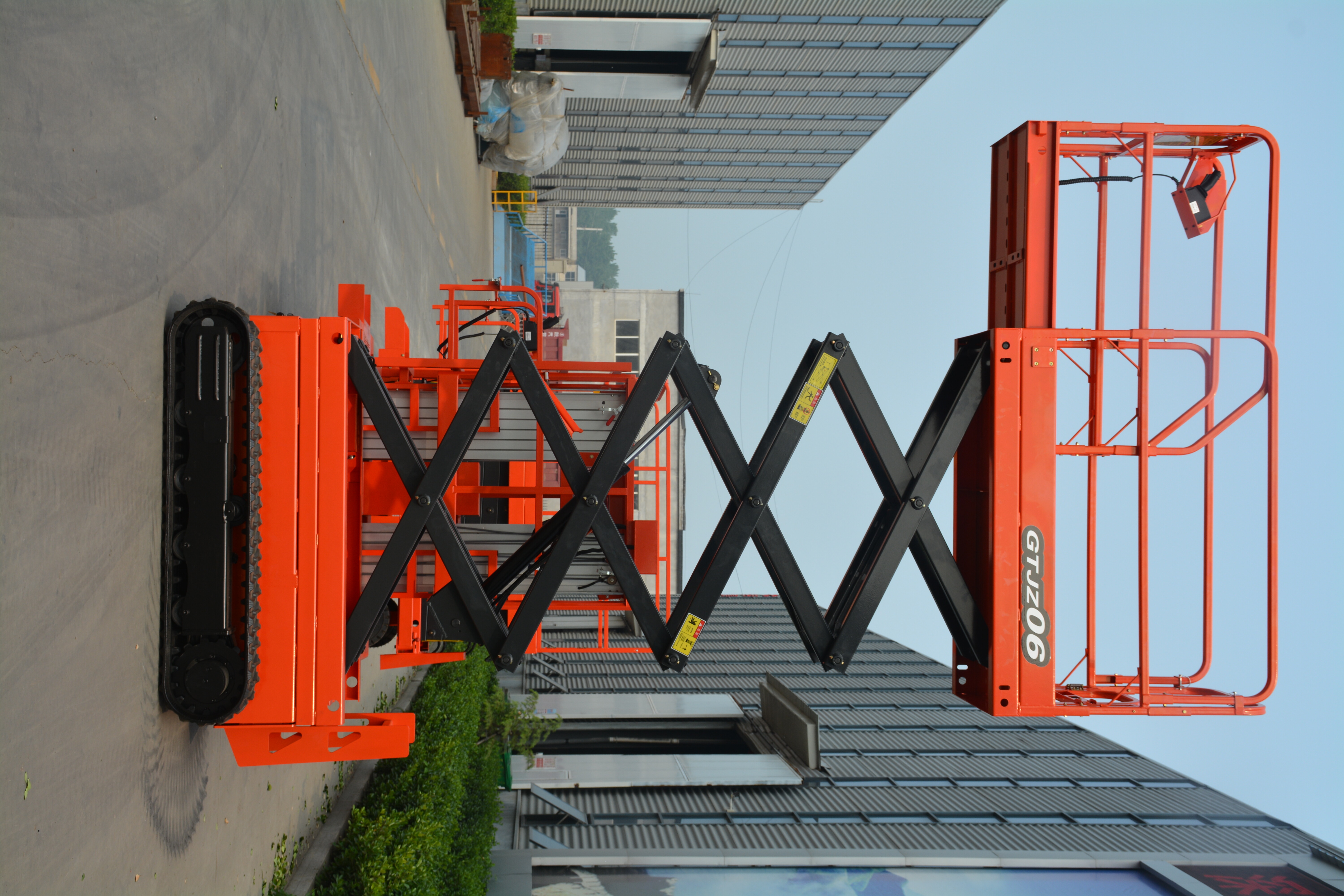 8M Work Crawler Scissor Lift , QY0610LD