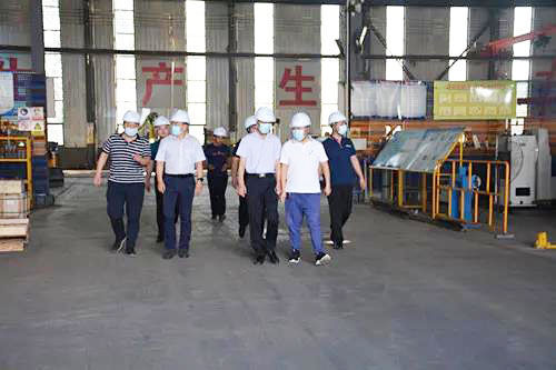 Leaders come to the factory for inspection