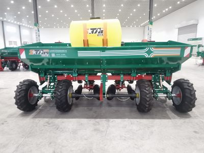 NEW Potato Planter