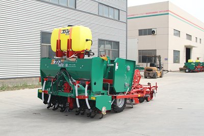 NEW Potato Planter