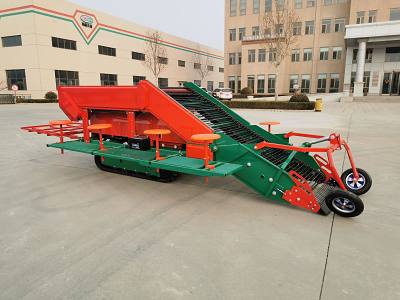  Self-propelled Combine Harvester