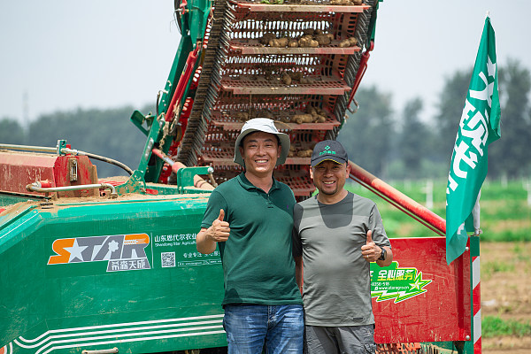 Wu Jianqiang: Because of understanding, I chose StarAgriEquip to solve the problem of potato harvesting