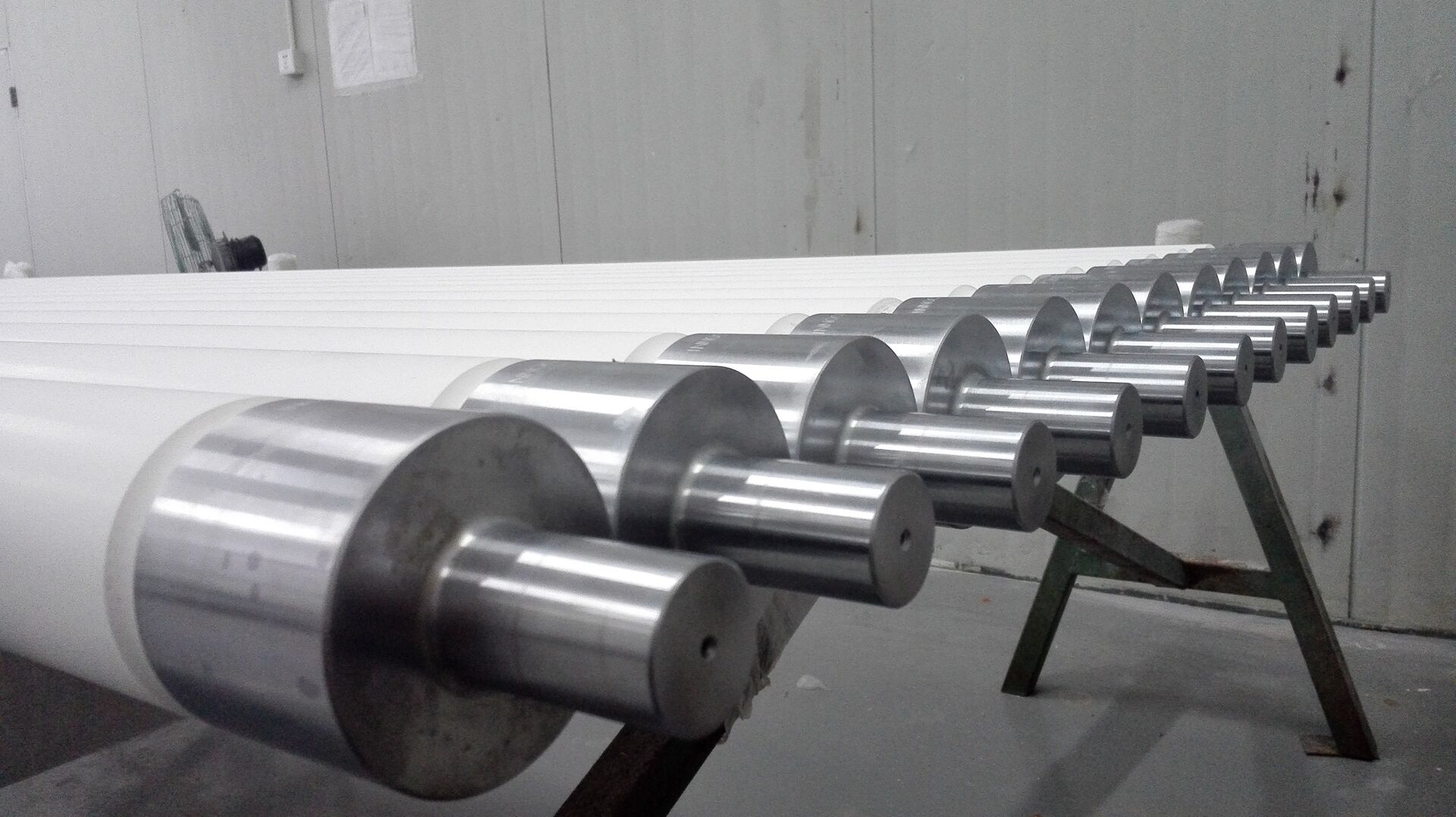 Fused Silica Ceramic Roller for Glass Tempering Furnace