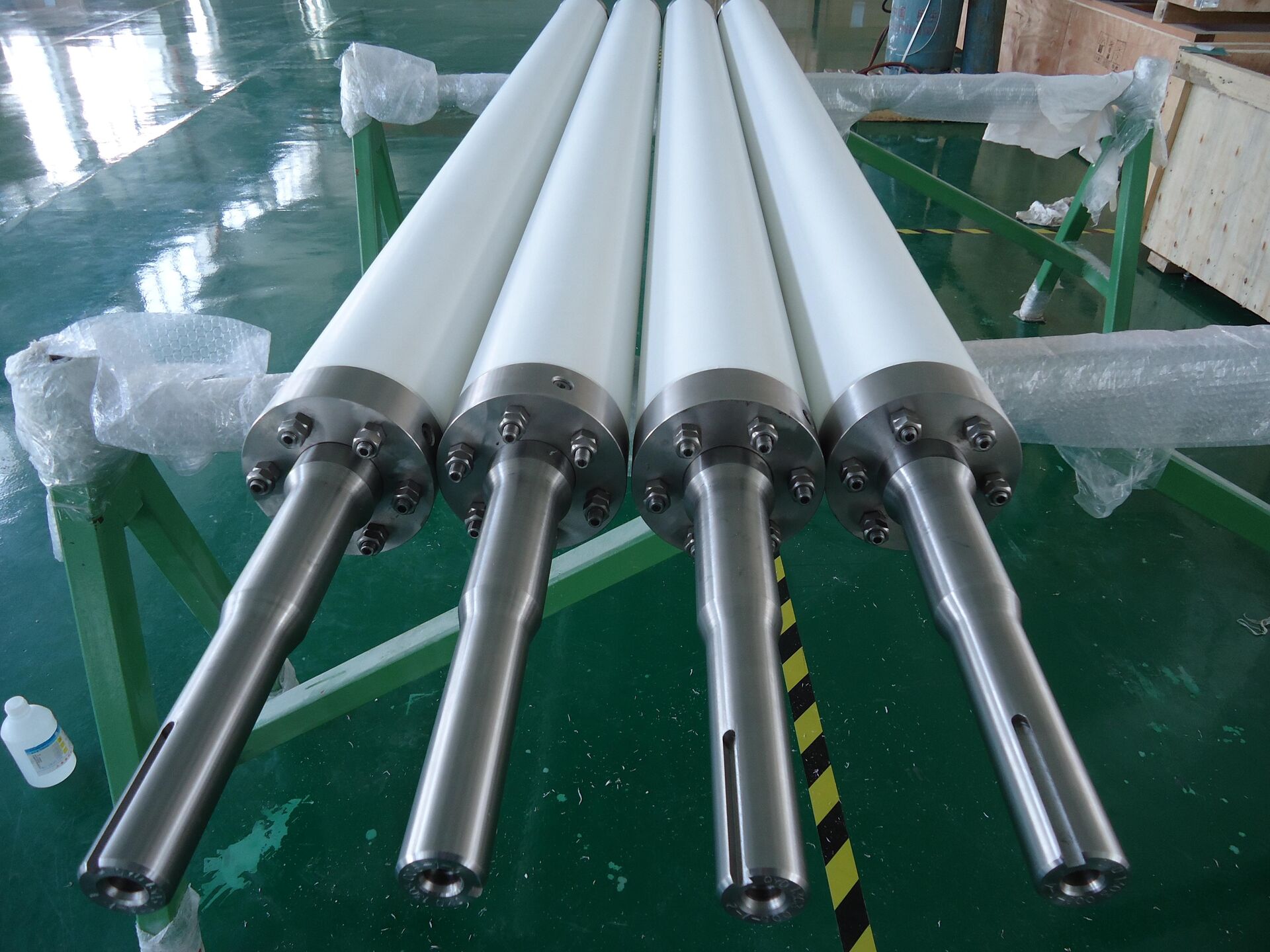 Steel smelting eramic roller