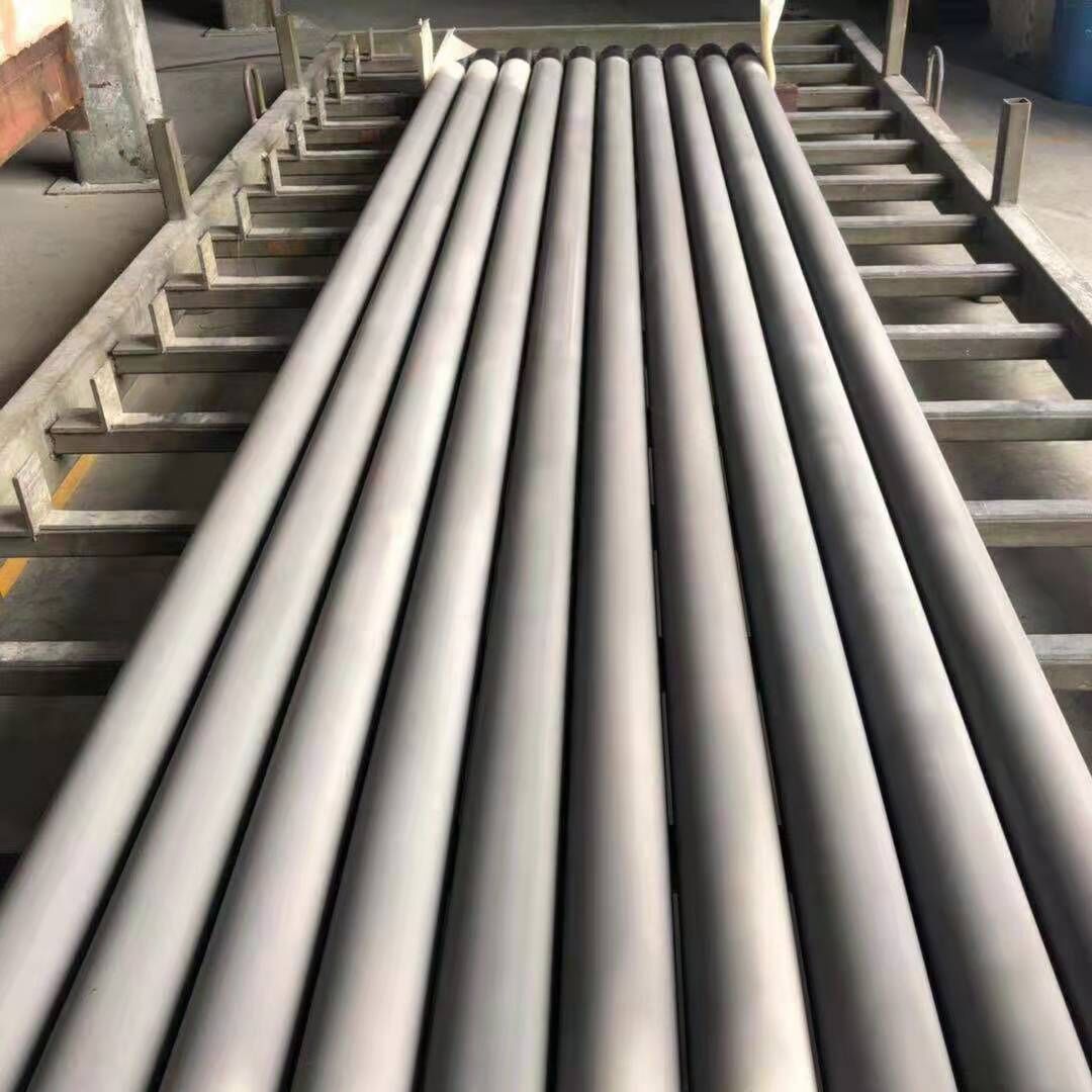 Ceramic roller for automobile furnace