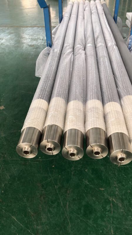 Ceramic roller for automobile furnace