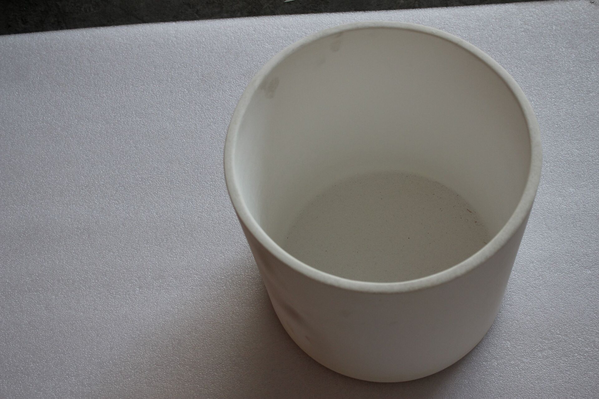 Quartz crucible for solar photovoltaic