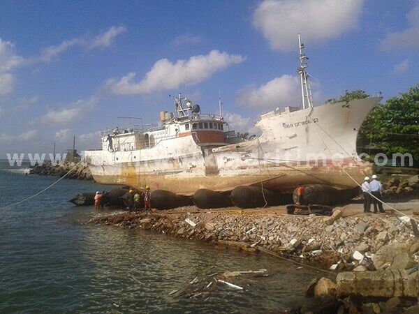 How to launch a ship by TEAMWORK airbags?