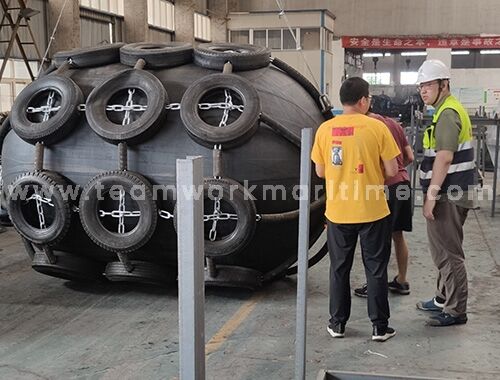 Qingdao Teamwork Dia2.0m×L3.0m Pneumatic Fenders Inspected by BV