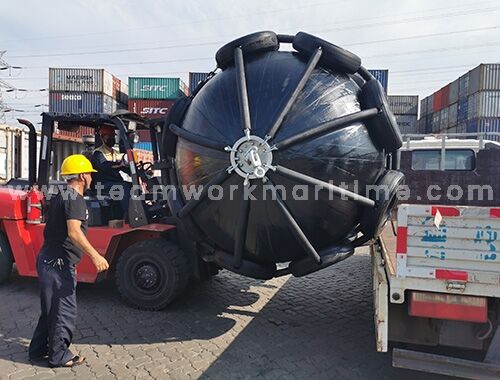 Qingdao Teamwork Dia2.0m×L3.5m Pneumatic Fenders To Russia