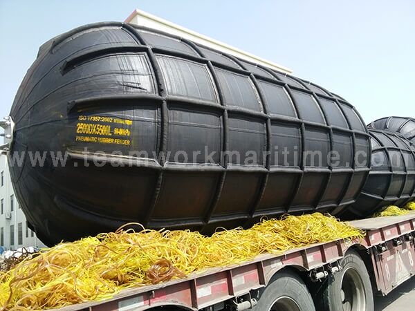 Ribbed Pneumatic Fender