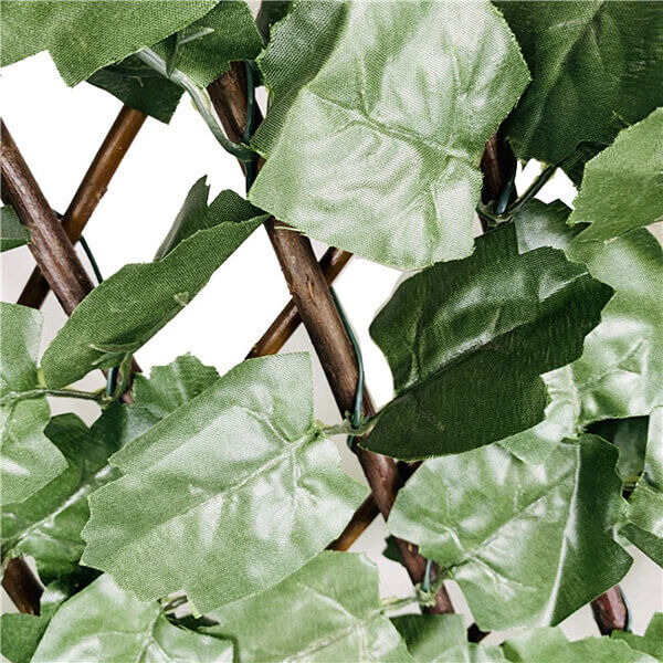 Expandable artificial lvy leaf trellis