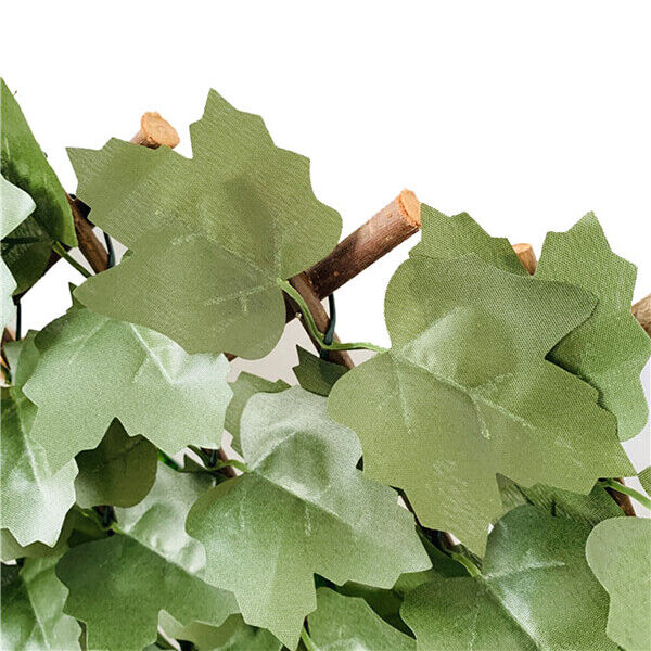 Expandable artificial lvy leaf trellis