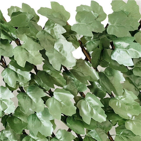Expandable artificial lvy leaf trellis