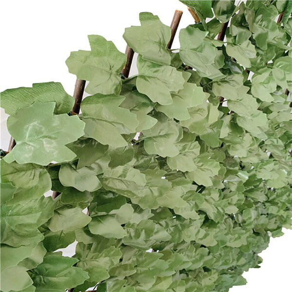 Expandable artificial lvy leaf trellis