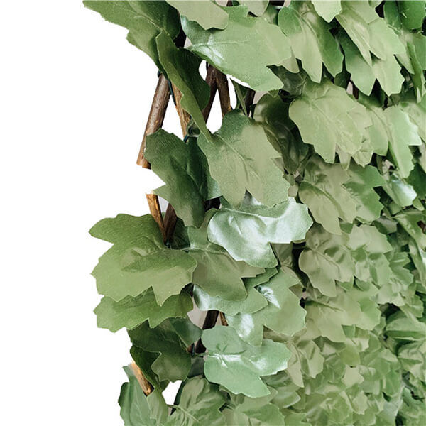 Expandable artificial lvy leaf trellis