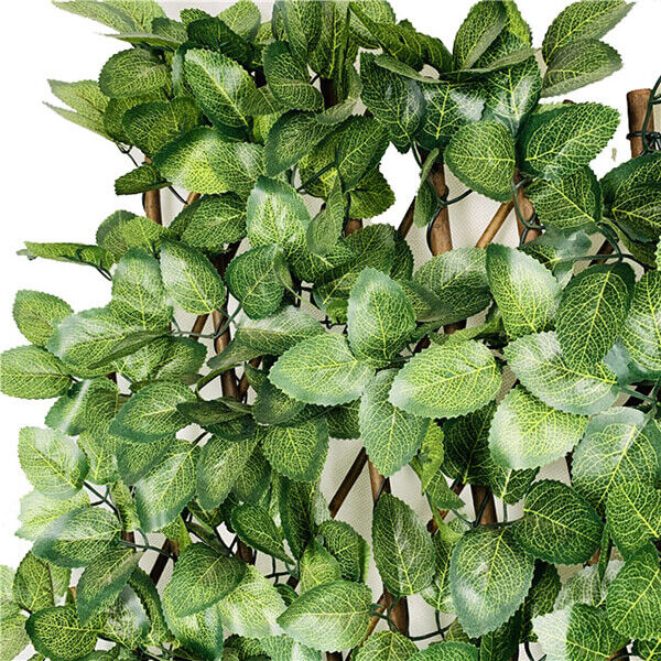Expandable artificial laurel leaf trellis