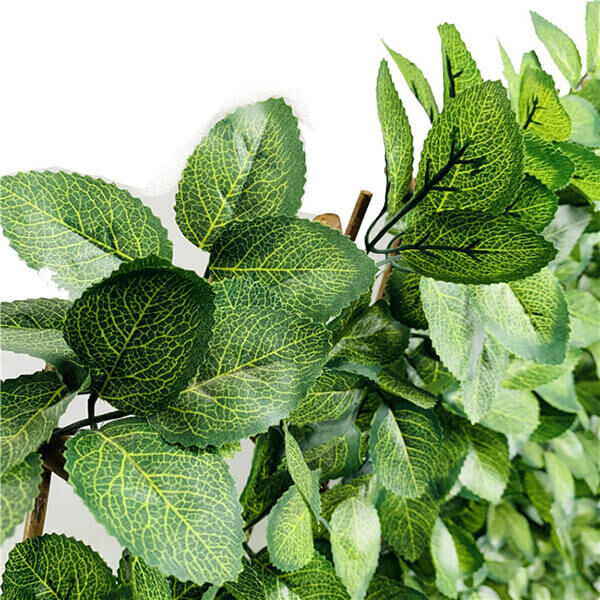 Expandable artificial laurel leaf trellis