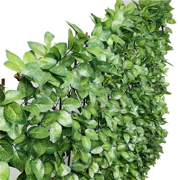 Expandable artificial laurel leaf trellis