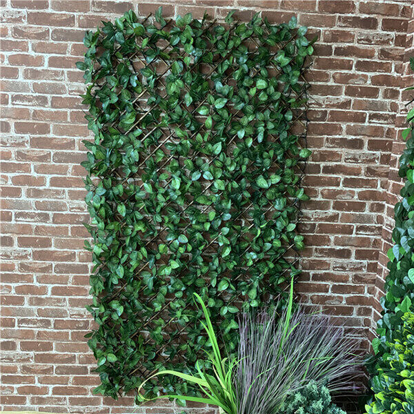 Solar led artificial laurel leaf trellis