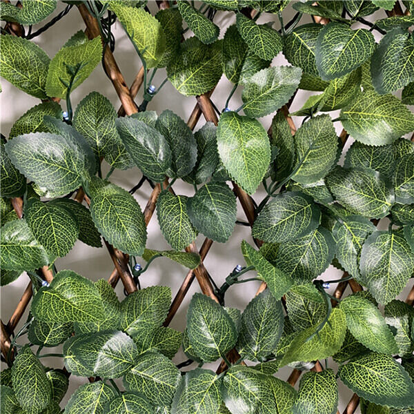 Solar led artificial laurel leaf trellis