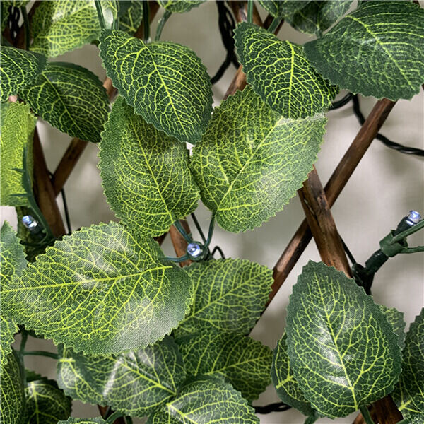 Solar led artificial laurel leaf trellis