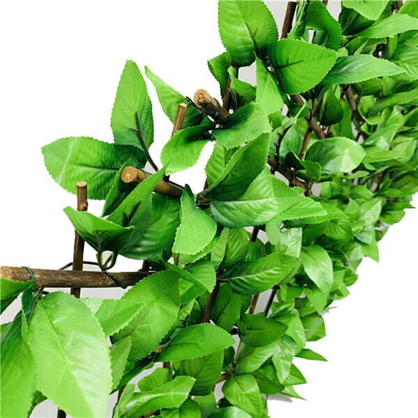 Expandable artificialboxwood leaf trellis