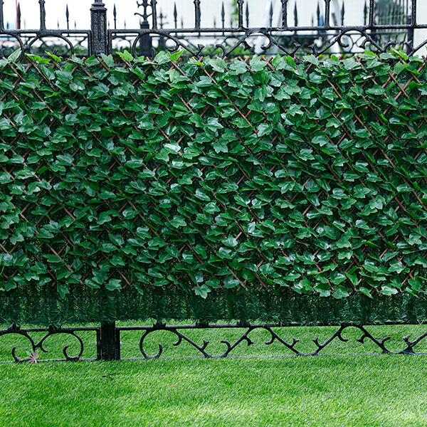 Expandable artificial Ivy leaf trellis