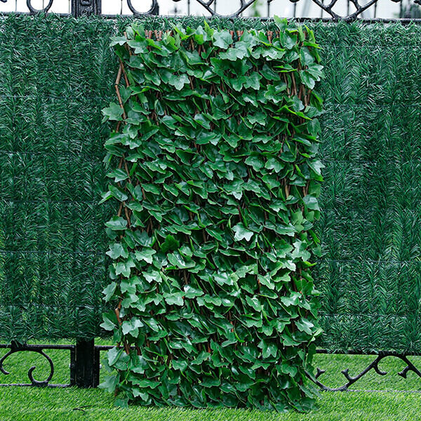 Expandable artificial Ivy leaf trellis