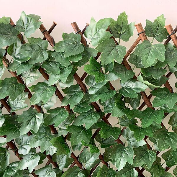 Expandable artificial Ivy leaf trellis