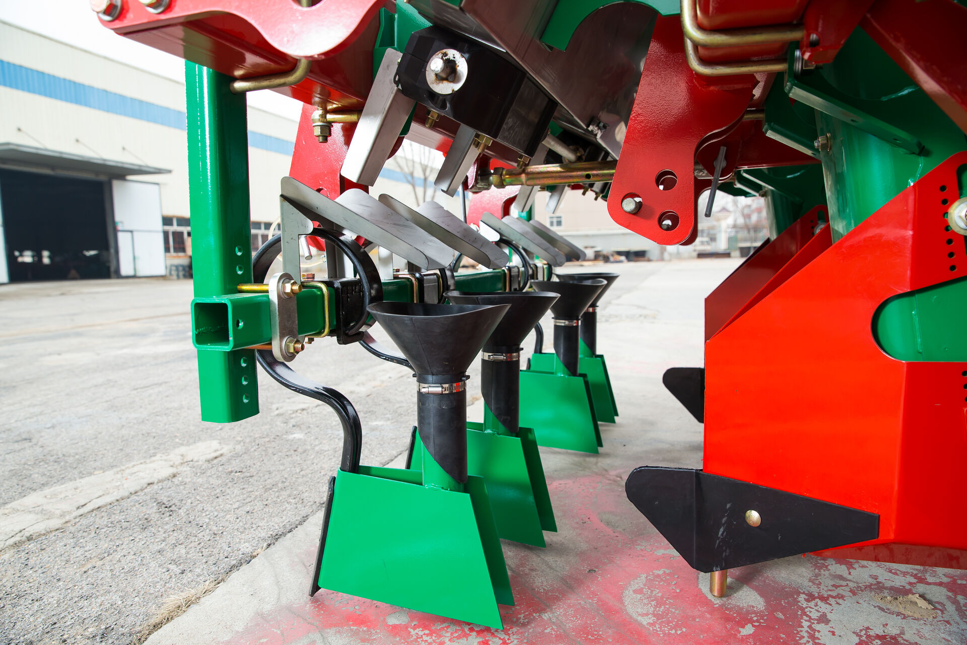 Средняя картофелесажалка