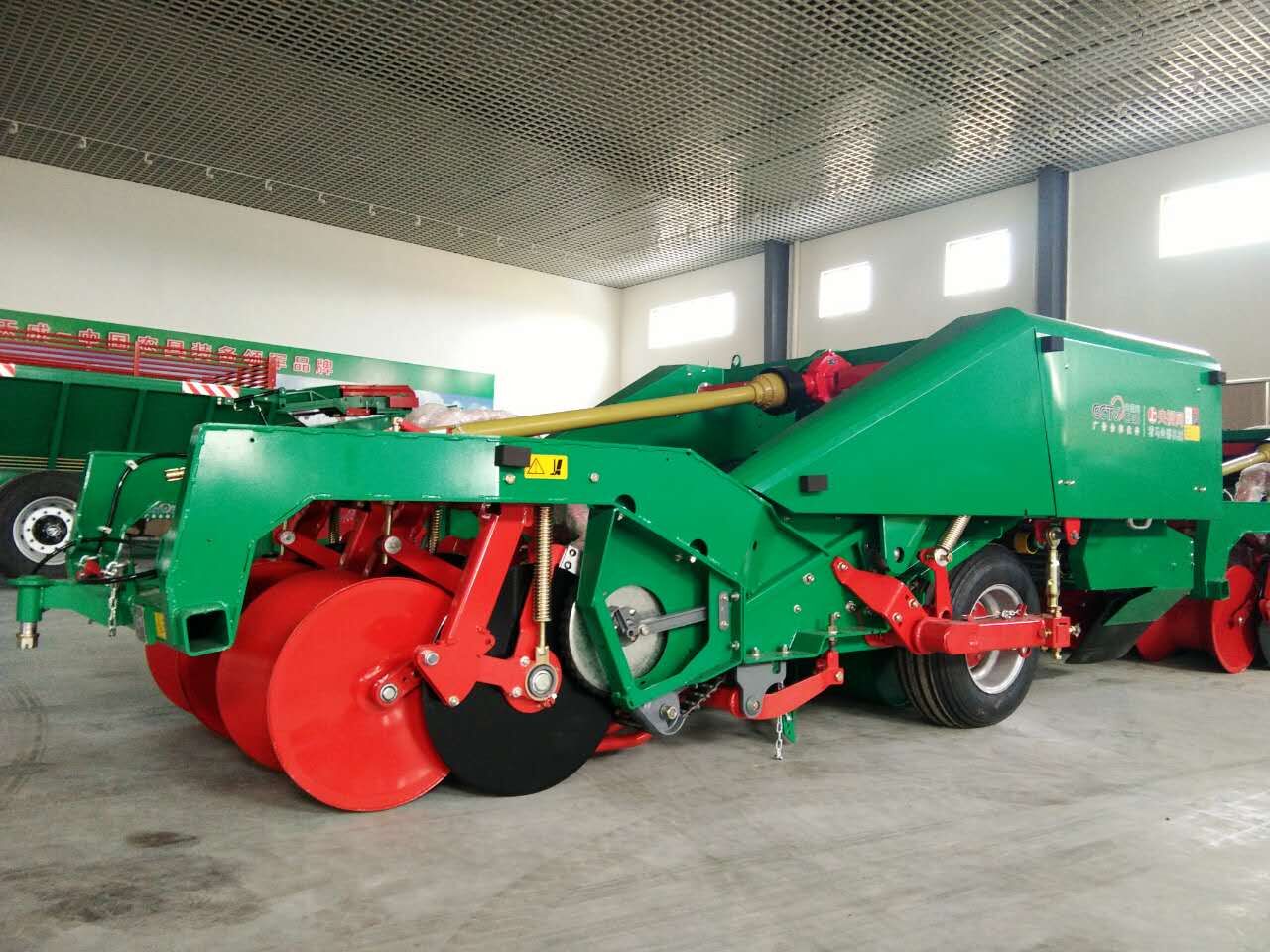 Картофелеуборочный комбайн