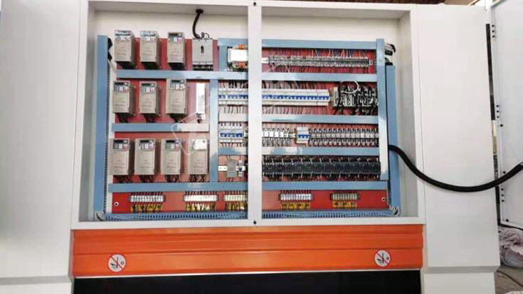 1588915640511-1c3e9692-d0ff-4453-bf1c-d217102f989c