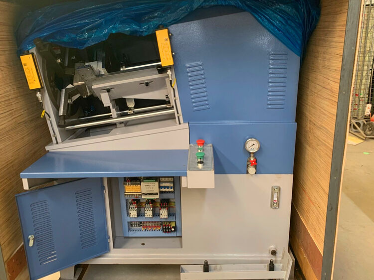 The LPM 220 Hydraulic die-cutting machine and punching dies