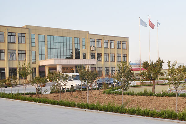 Which is better for the pressure gauge movement, copper or stainless steel?