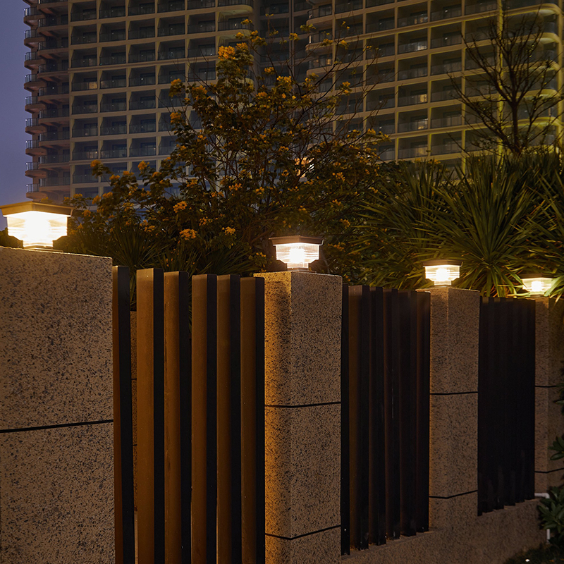 hot selling high lumen Intelligent control solar gate pillar light outdoor garden wall square post main gate fence lamp