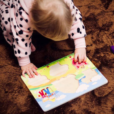 How to Choose a Moderately Difficult Puzzle That Matches the Cognitive Development Stage According to the Baby's Age?