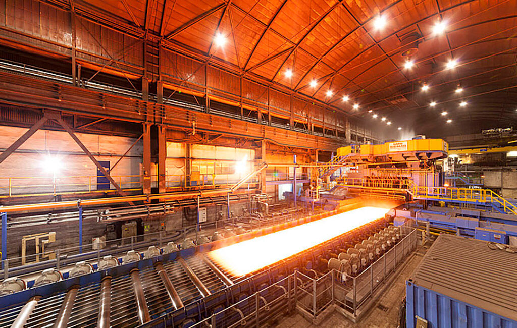 Carbon steel plate production factory display.jpg